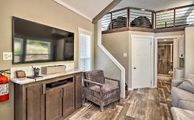Branson Tiny Home On 52 Acres With Private Lake!